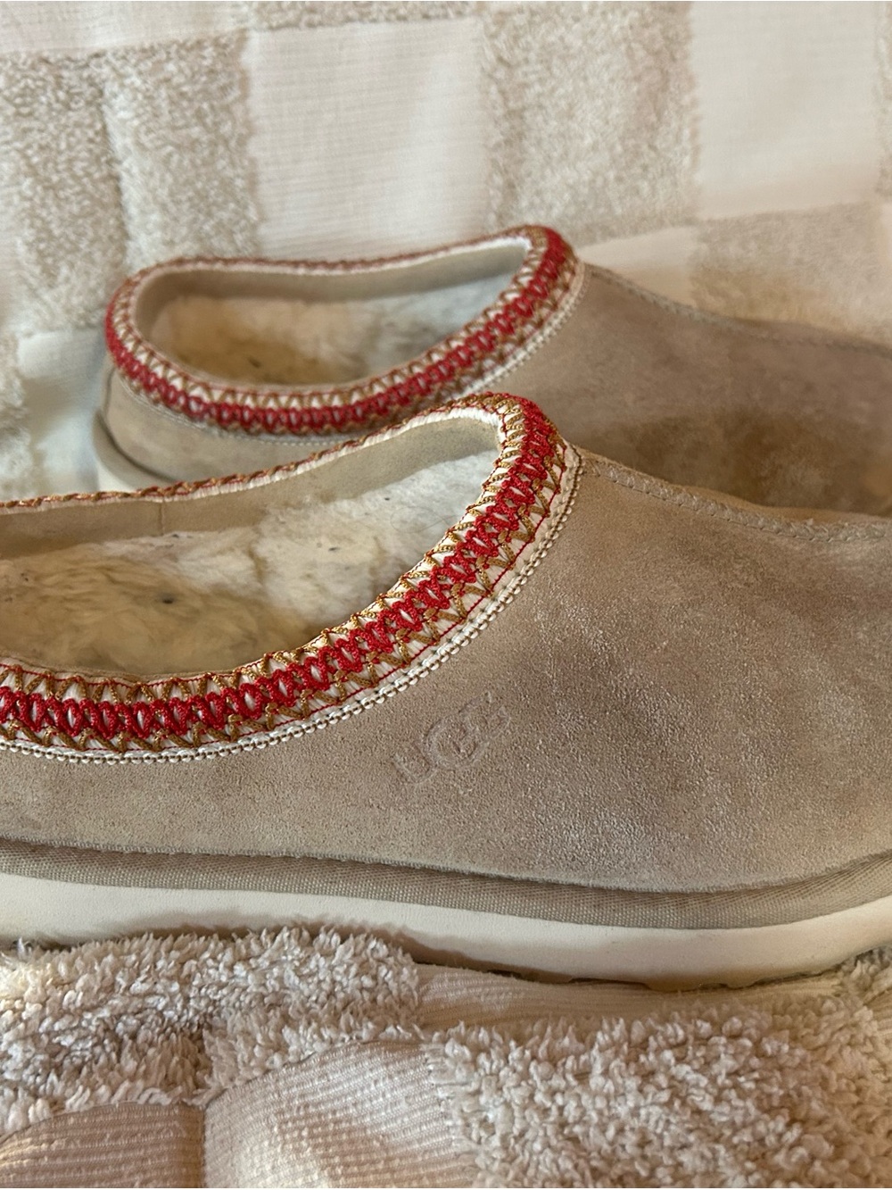 UGG Tasman II sand/dark cherry Mule Slip-On